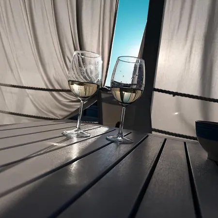 캠프장 Moonwalk Luxury Mobile Home, Terra Park Spiritos 콜란
